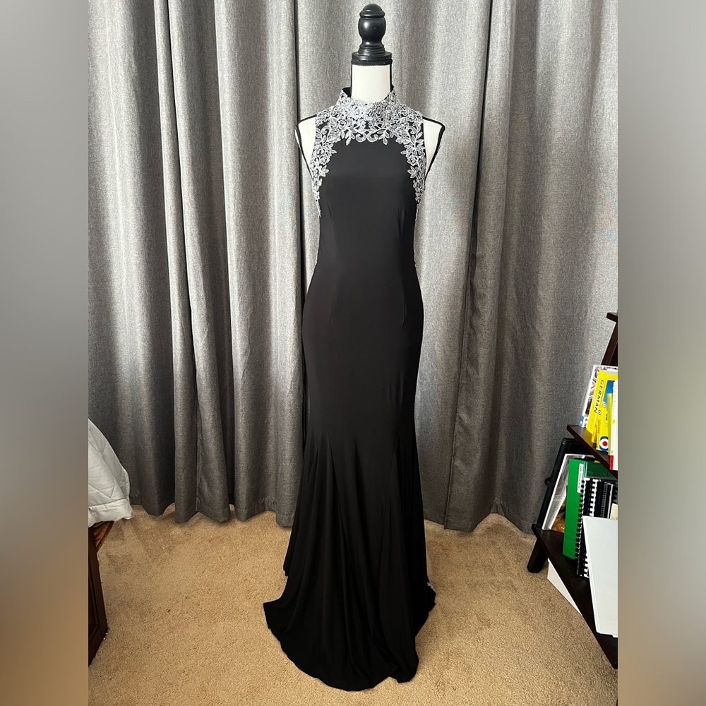 Betsy & Adam Gown Size 4